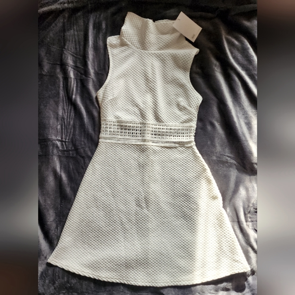 NWT! ASOS White Simple Lightweight Dress - Size 0/UK 4/ EU 32